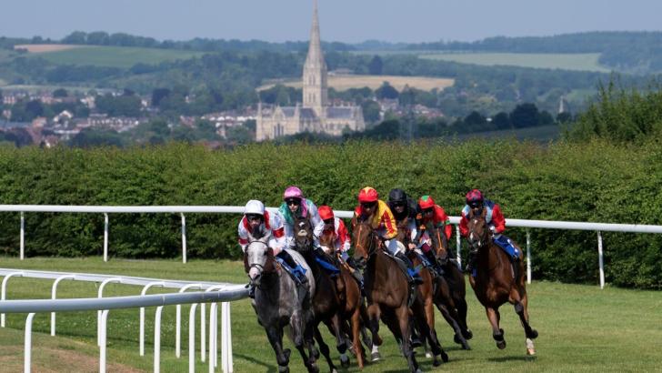 Horse racing at Salisbury